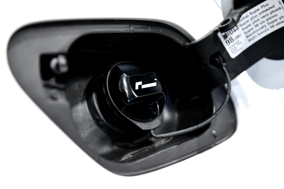 RacingLine Billet Fuel Filler / Cap Screw Type - image 5