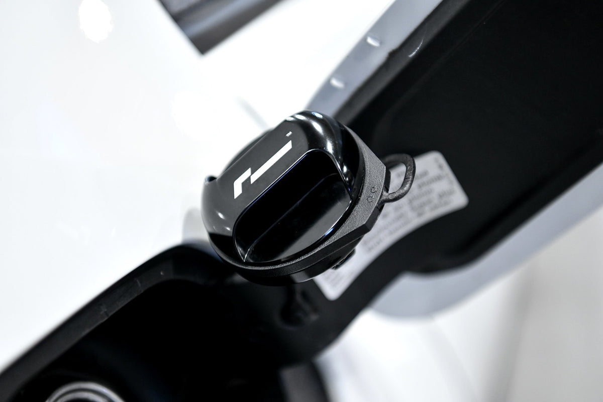 RacingLine Billet Fuel Filler / Cap Screw Type - image 6